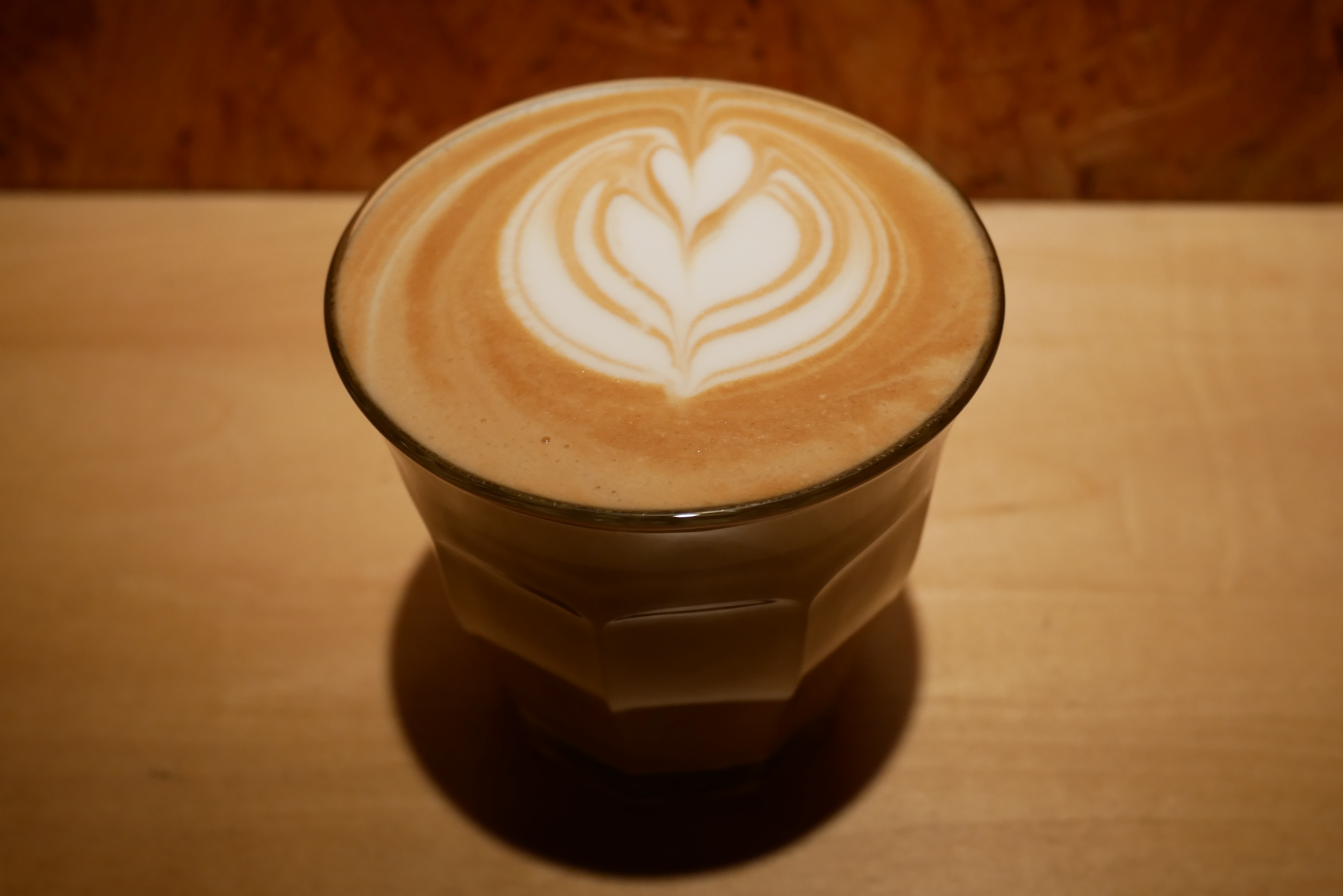 天神の Ecru でカフェラテとコーヒー牛乳 Cafe Trip